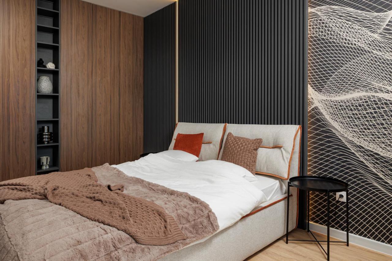 Mandala Designer Apartments With Free Private Parking, Near Mall Coresi Brasov Bagian luar foto