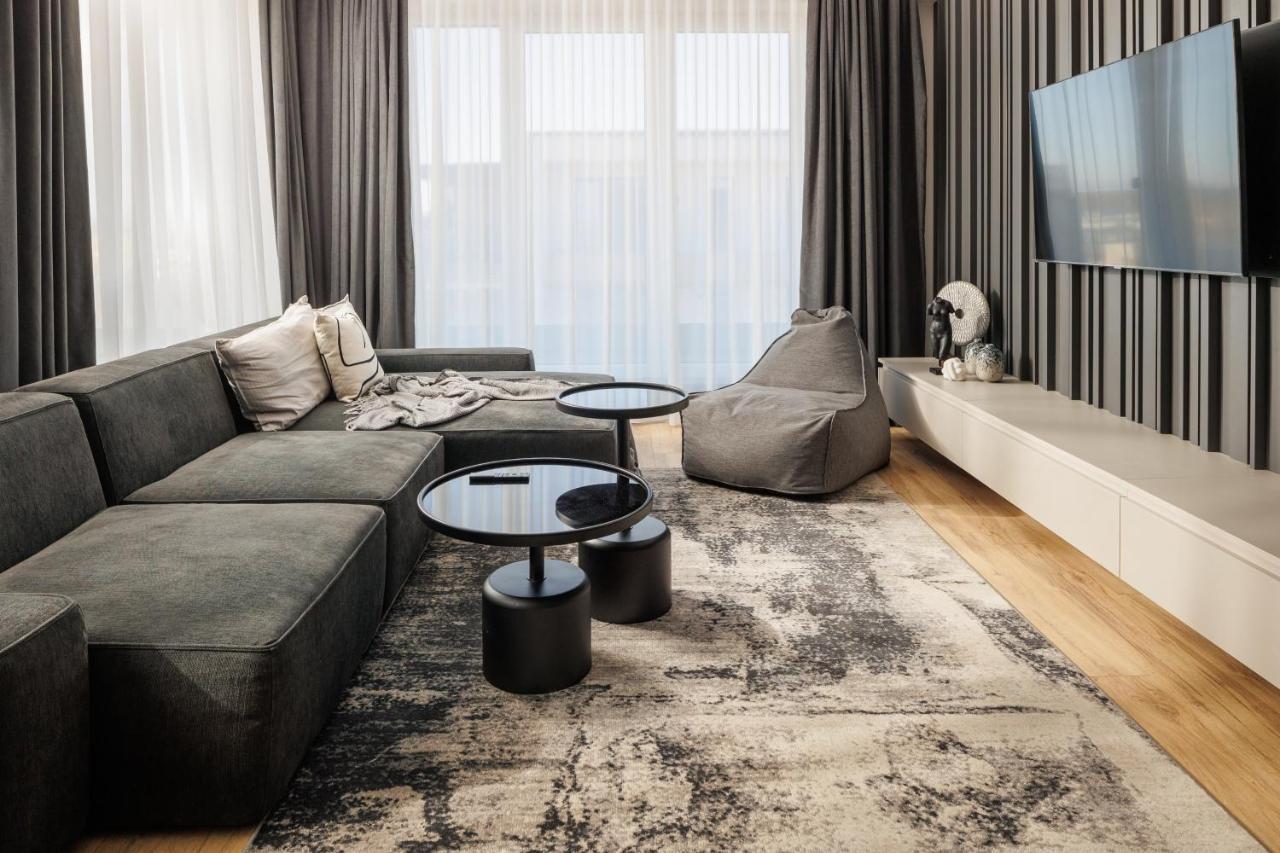 Mandala Designer Apartments With Free Private Parking, Near Mall Coresi Brasov Bagian luar foto