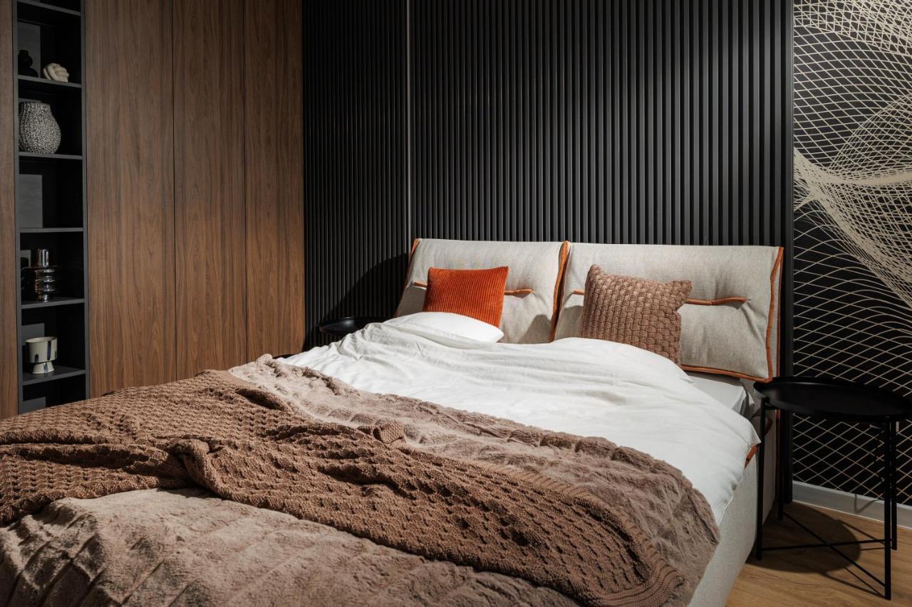 Mandala Designer Apartments With Free Private Parking, Near Mall Coresi Brasov Bagian luar foto
