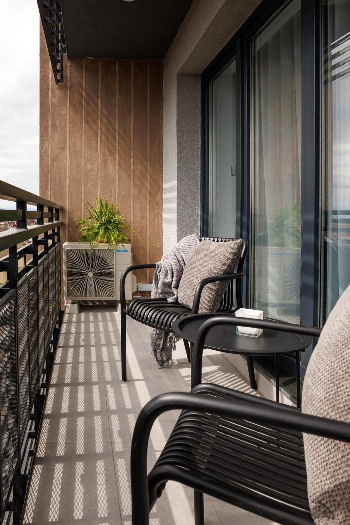 Mandala Designer Apartments With Free Private Parking, Near Mall Coresi Brasov Bagian luar foto