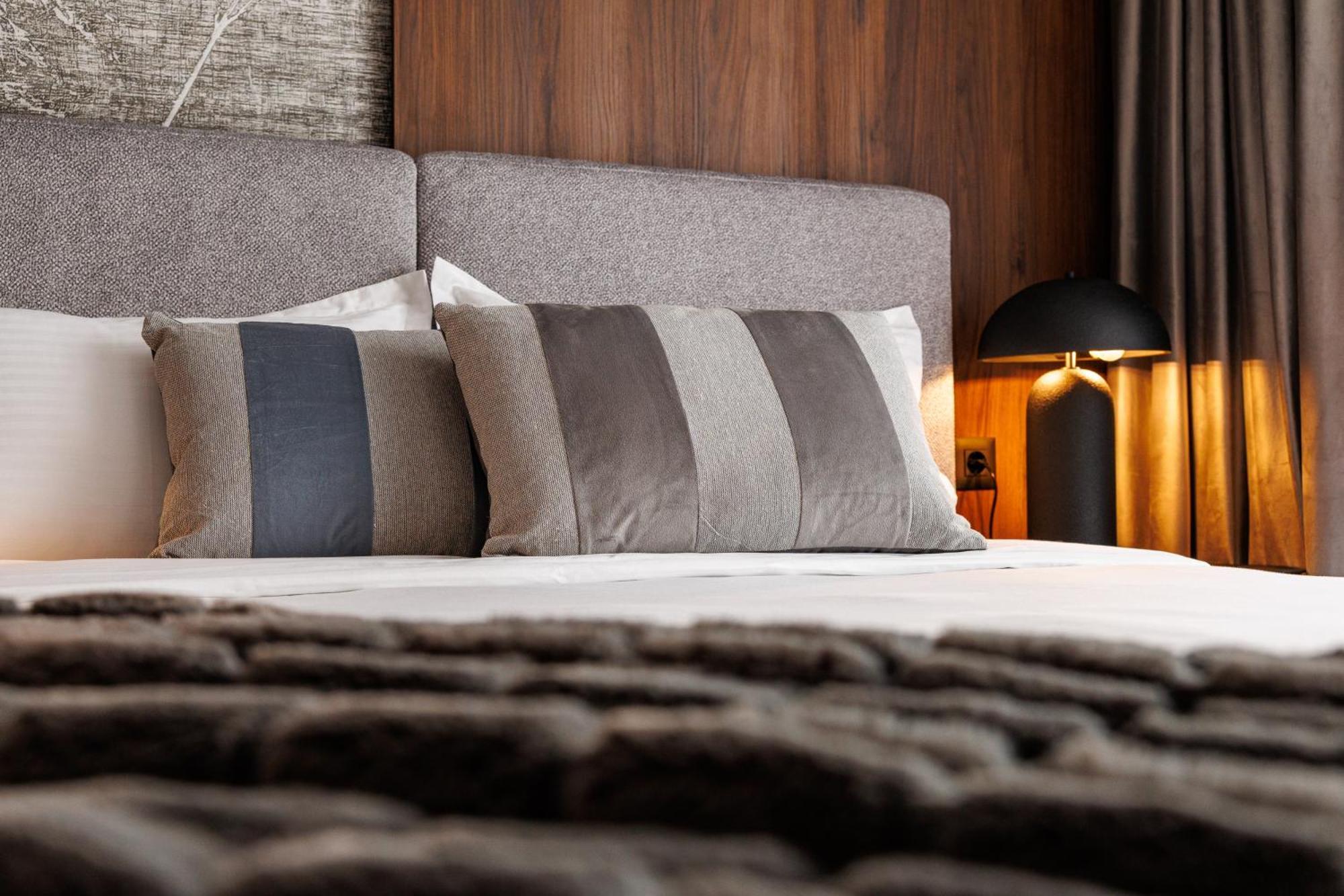 Mandala Designer Apartments With Free Private Parking, Near Mall Coresi Brasov Bagian luar foto